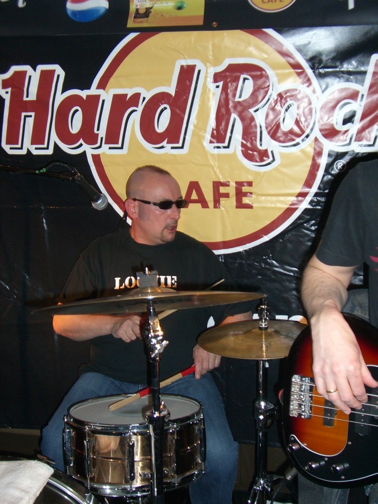 thunder hard rock cafe march 2006 19